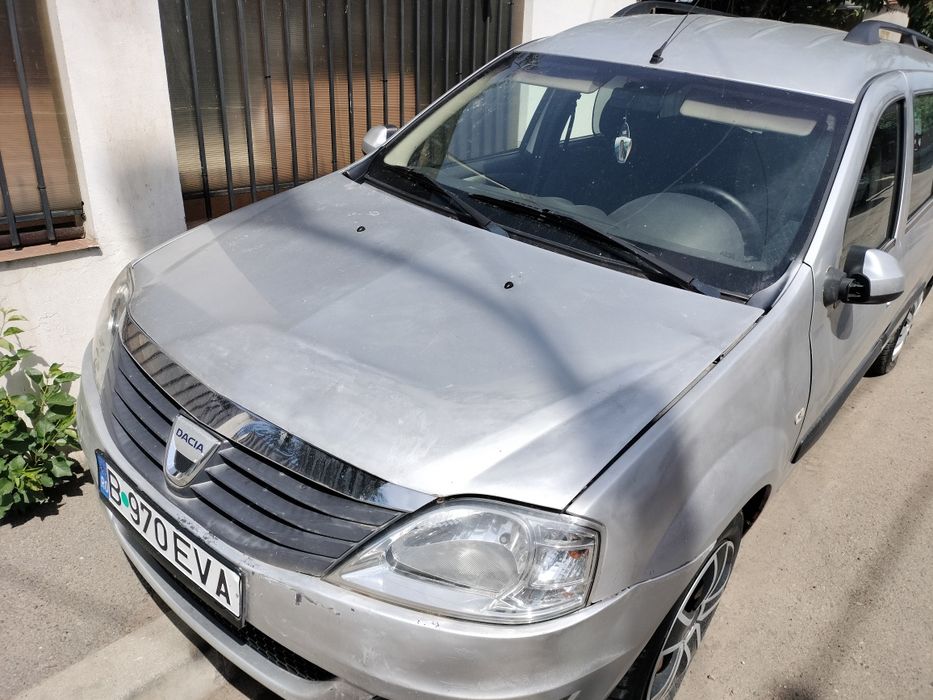 Vând Dacia logan