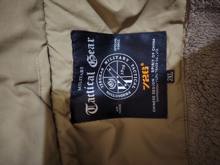 726 gear Kurtka sotiladi 2xl