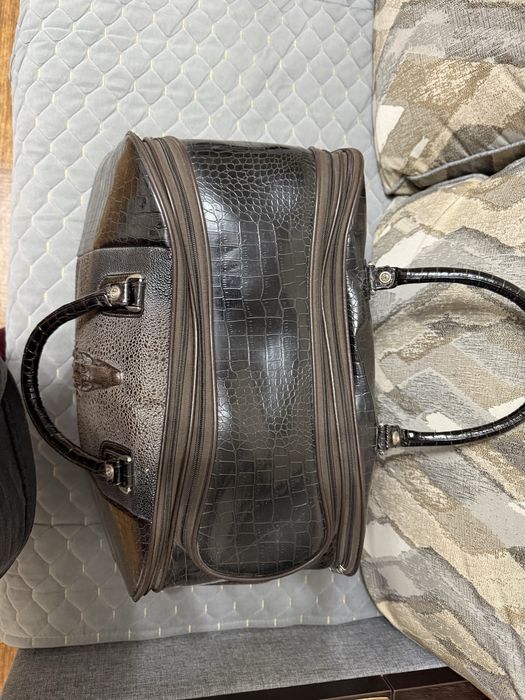 Чемодан крокодил коричневый