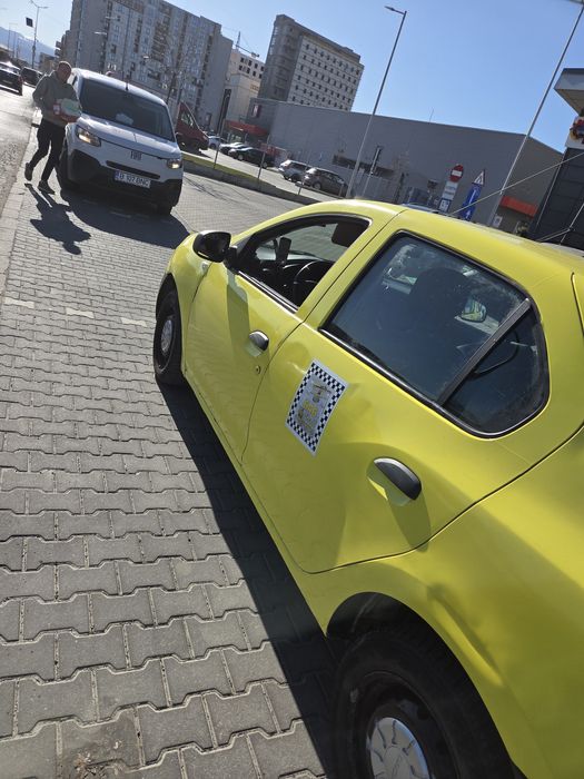 Vând 2 mașini taxi dispecerat 942