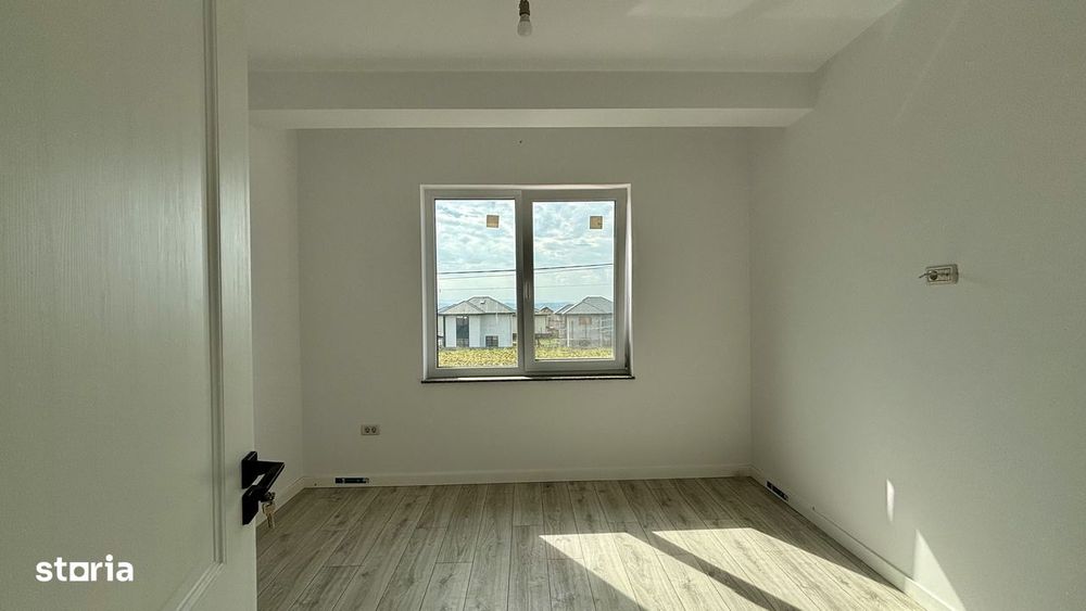 Casă P+1 single cu beci Valea Lupului