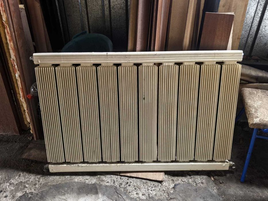 Продам батарею срочно