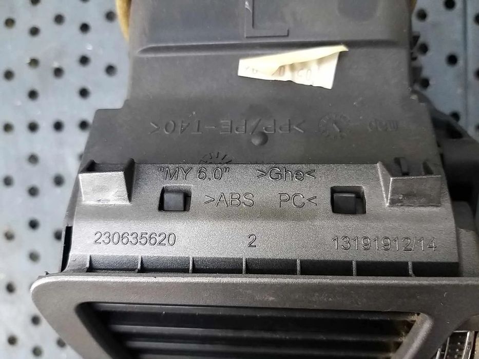 Grila aer bord stanga opel vectra c 230635620 13191912