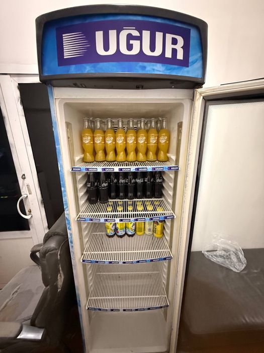 Холодилник сотилади Срочный!!!