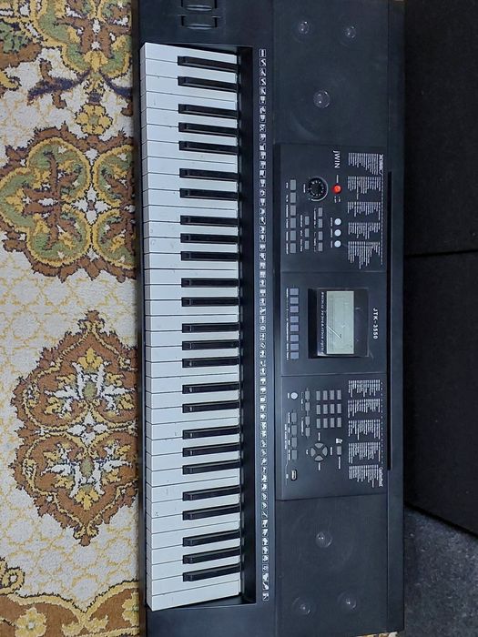 Продам новий синтизатор  профисионалний  срочна