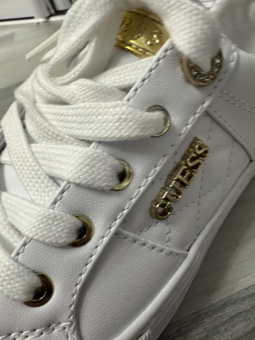 Продам кроссовки “GUESS”