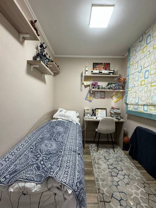 1в2/1/4 Буюк Ипак йули Максим Горький 40м2 Балкон 2х6 Кирпич мебель т.