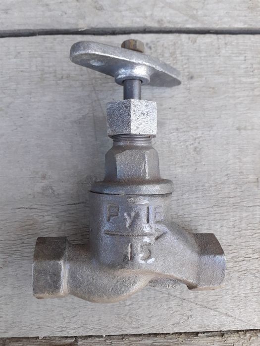 Продаются краны чугунные