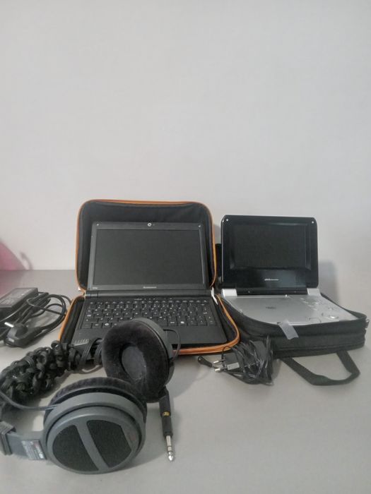 Set de laptop, dvd si casti
