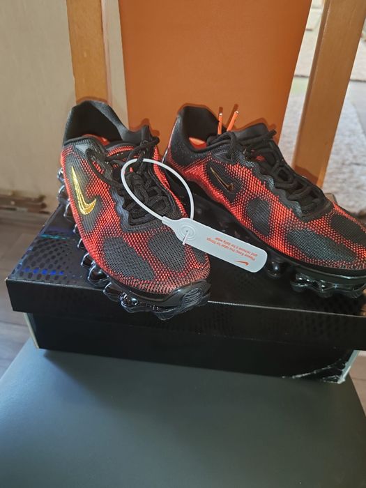 Nike liquid max fire red