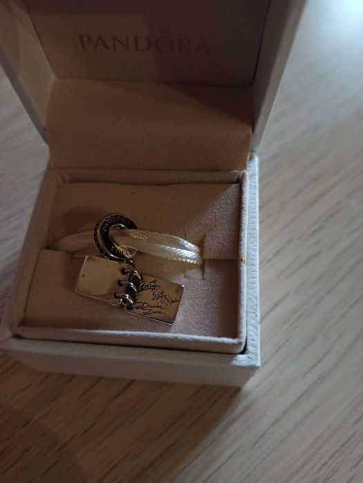 Ново талисманче Pandora Disney parks