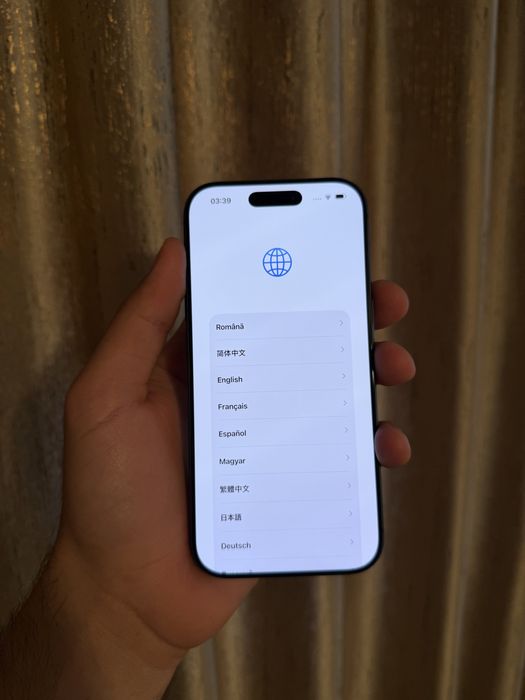 Vand iPhone 17 PRO albastru Deep Blue