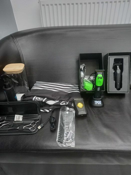 Vand set masini de tuns profesionale