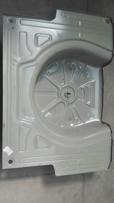 Тегличи : Audi,Peugeot 508Laguna;Toyota Avensis;Audi A6; Дъно багажник