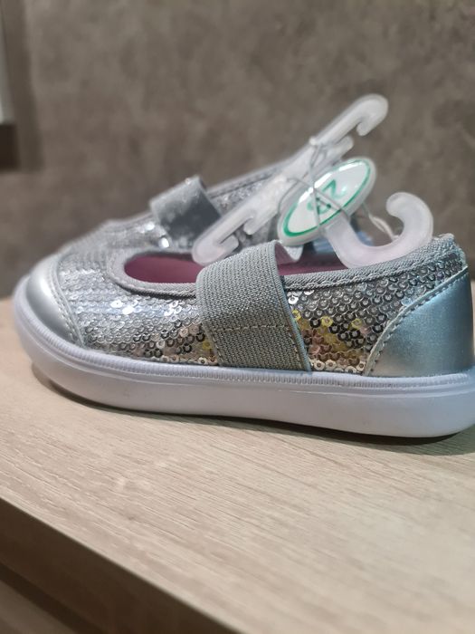 Обувь для девочки