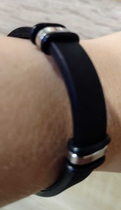 Стилна силиконова гривна - контролируема