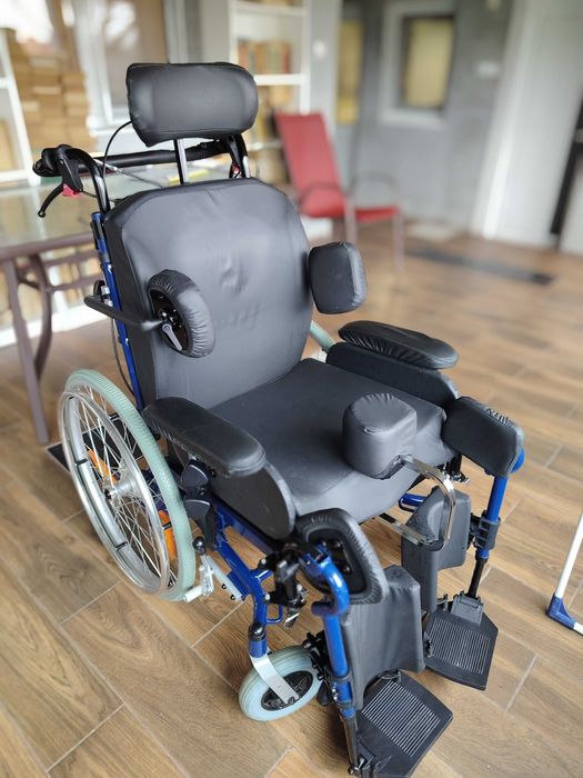 Scaunul cu rotile Relief CP910