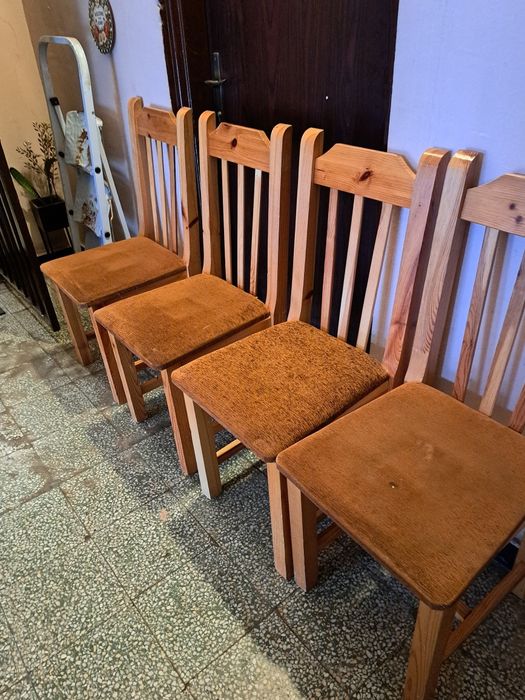 Столове дървени  4бр