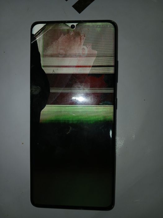 Samsung S21 Ultra sotiladi holati yaxshi aybi ekran ketgan