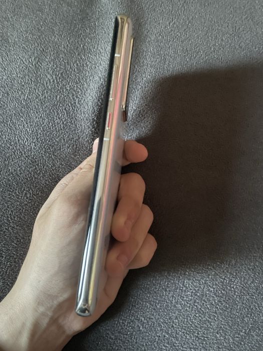 Huawei p40 pro în stare foarte bună fara zgârieturi , baterie 88%, negociabil !