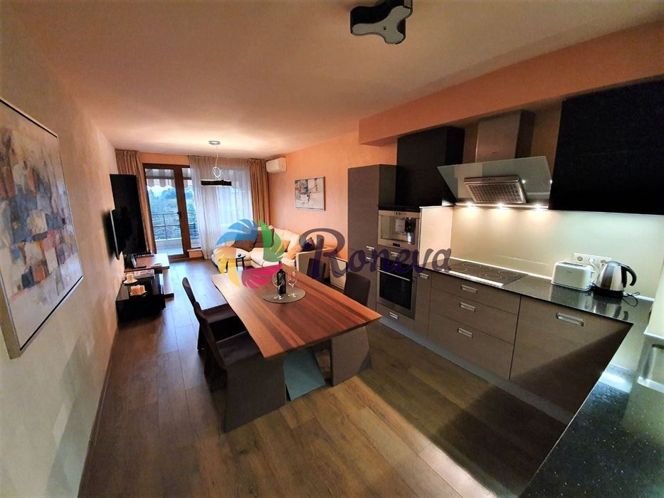 Луксозен тристаен апартамент в близост до морския бряг м-т Евксиноград