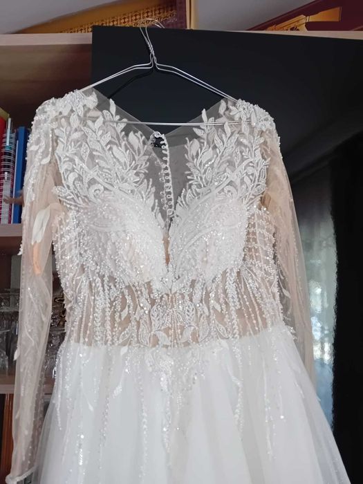 Vând rochie de mireasă și accesorii