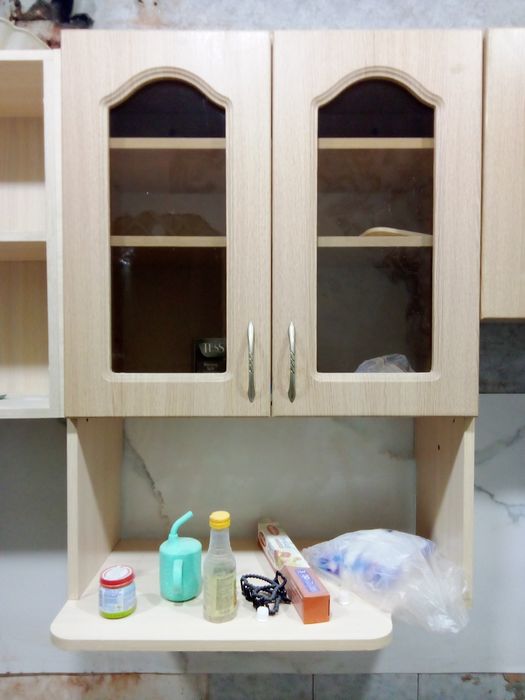 Продам кухонный гарнитур 80000 торг