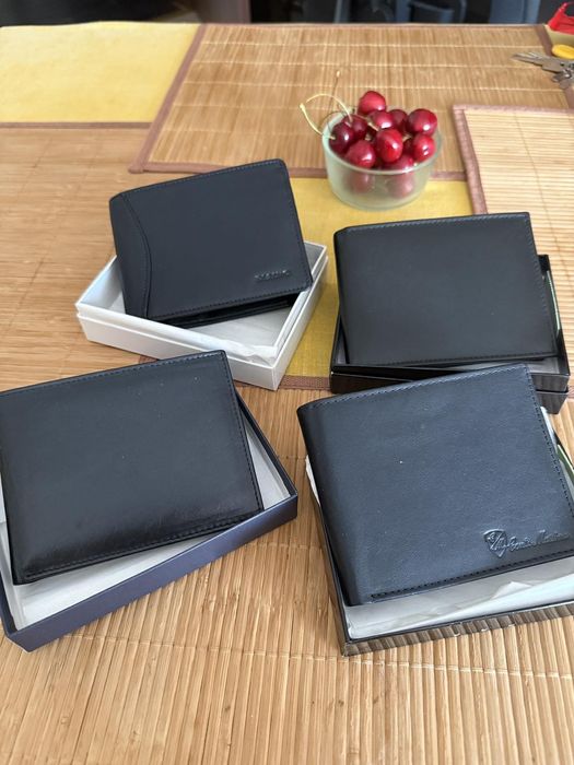 Черни кожени портфейли