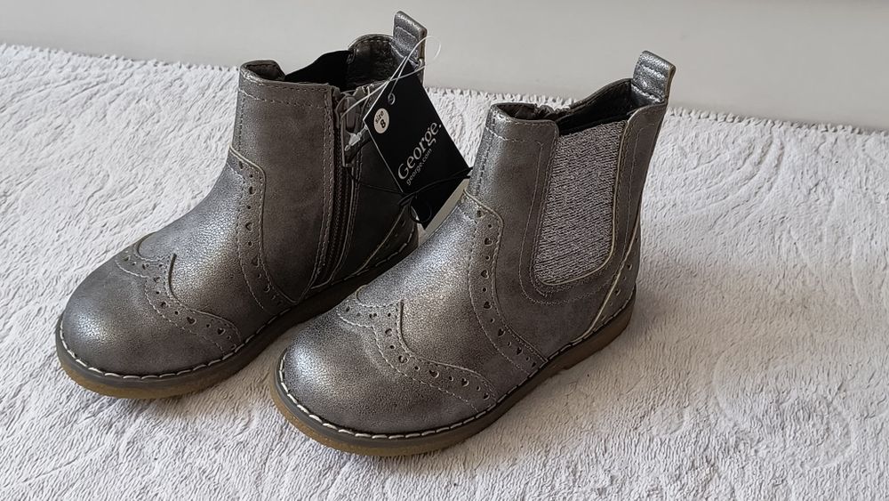 Боти за момиче George 26 номер НОВИ