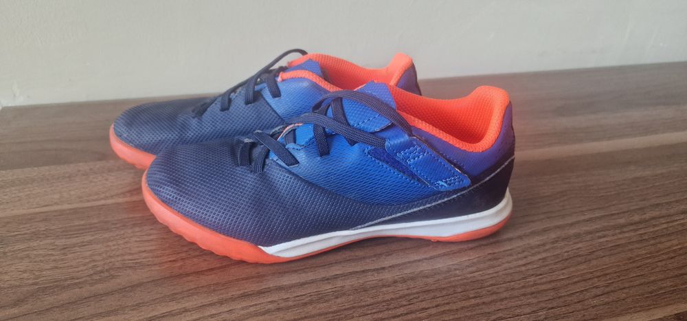 Детски футболни обувки Decathlon размер 34