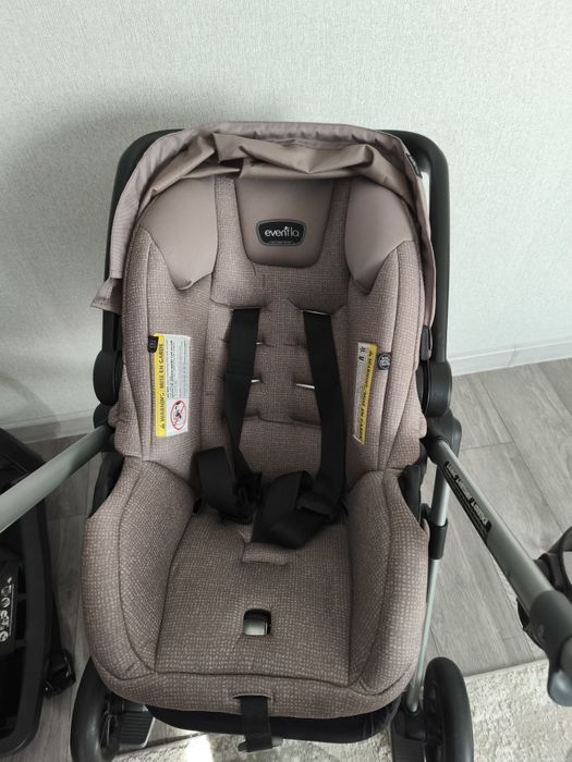 Продается коляска Evenflo 3 in 1