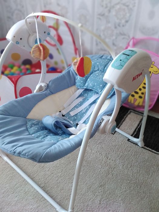 Продам качеля-шезлонг.