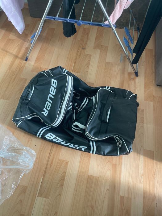 Продам сумку/чемодан bauer хоккейная сумка