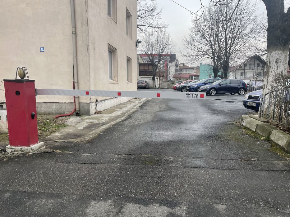 vând apartament 2 camere/spatiu com CENTRU zona 0 LOC PARCARE ratecred