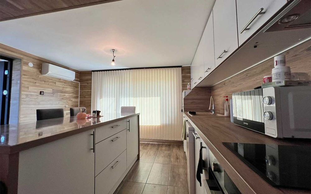 Продава се Къща в Търговище, Център - 80 кв.м за 1621 €/кв.м - Снимка #13