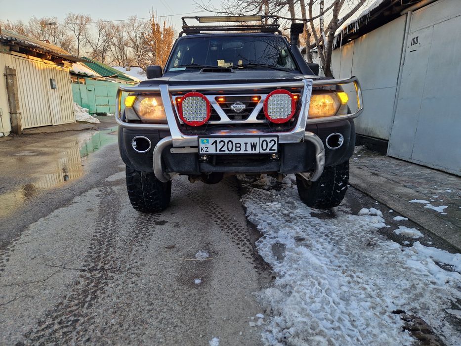 Бампер с кенгурятником на Patrol y61