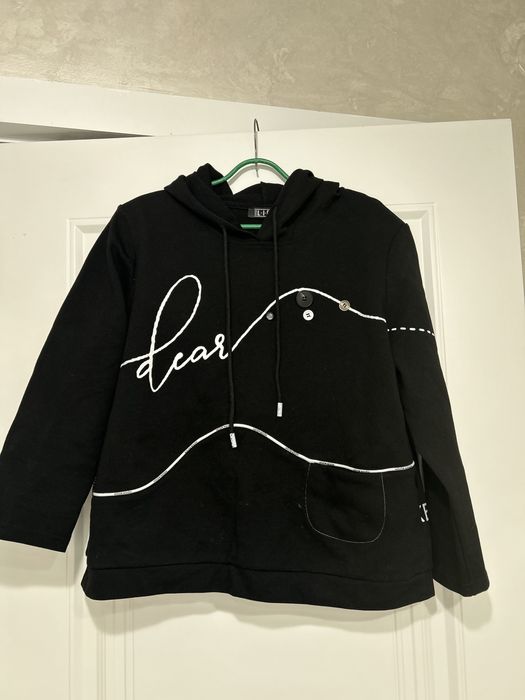 Продается 3 толстовки с капюшонами