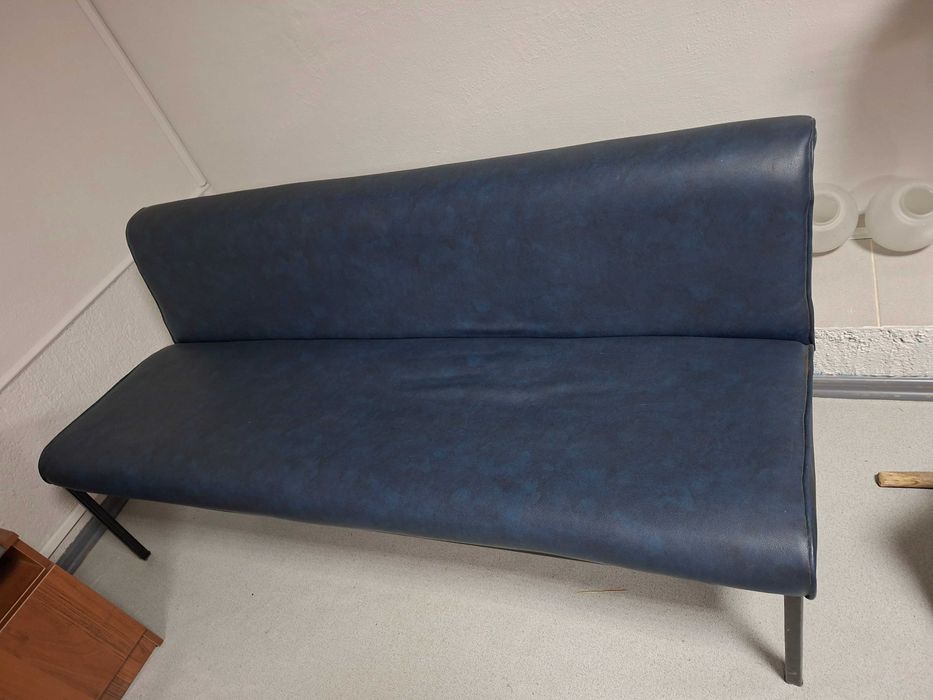 диванчик -скамейка,