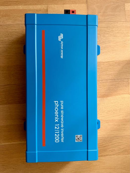 Invertor 12V Victron Energy Phoenix 12/1200 + adaptor Bluetooth