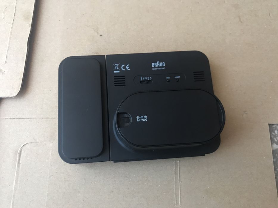 Ceas de Birou Braun cu Proiectie pe Perete BNC015BK-RC Impecabil