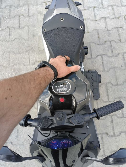 KAWASAKI акумулаторен мотор SURFER сив