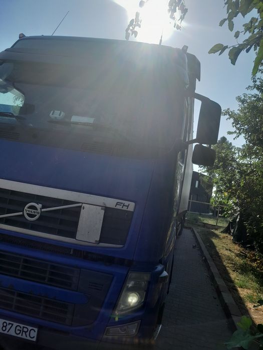 Vand cuplaj mega :  cap tractor volvo si semiremorca krone