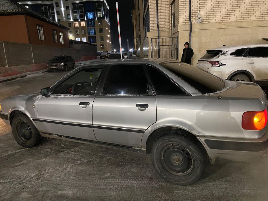 СРОЧНО продаю машину AUDI