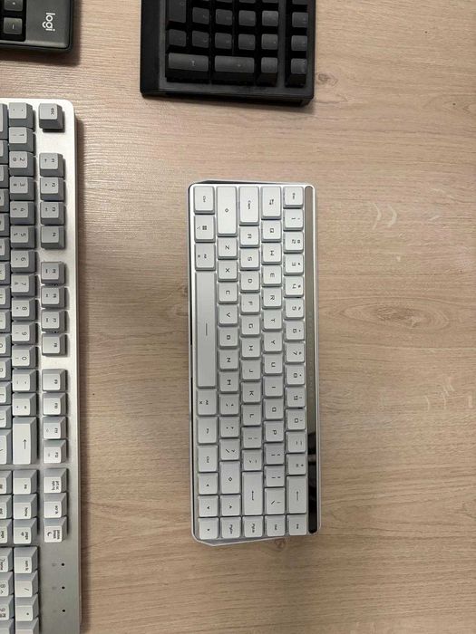 Vand colectie de tastaturi high-end