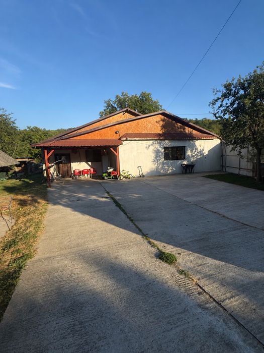 Casa locuibila de vanzare