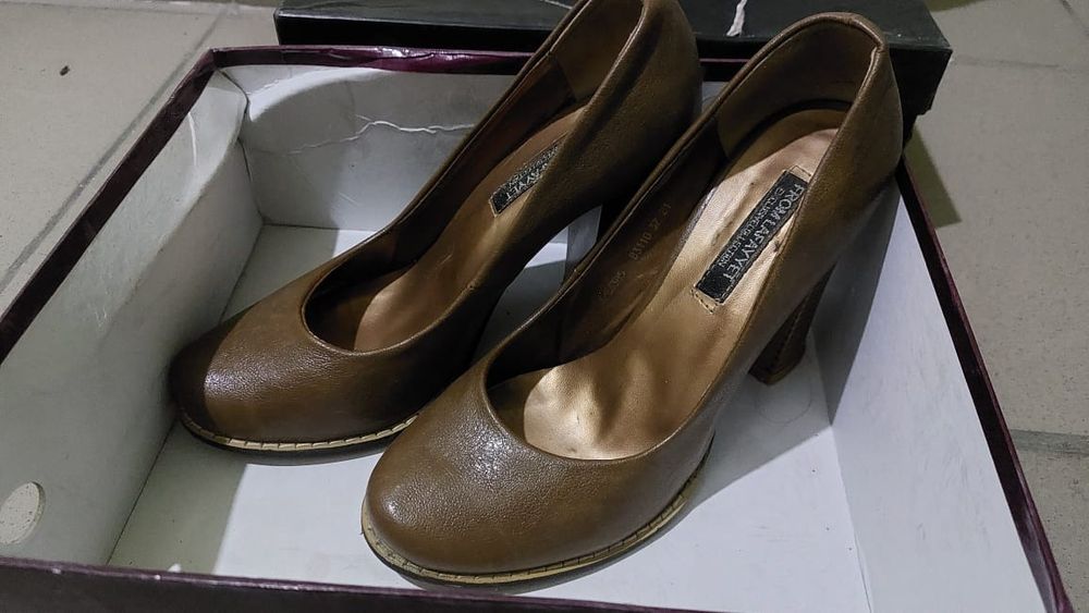 Продам туфли 37.38