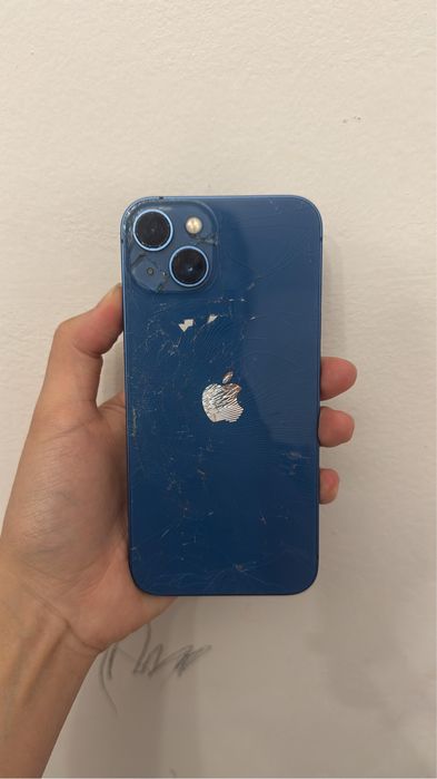 Продается айфон 13