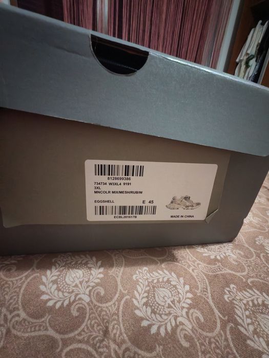 Balenciaga 3XL Eggshell. Noi, cutie, dustbag