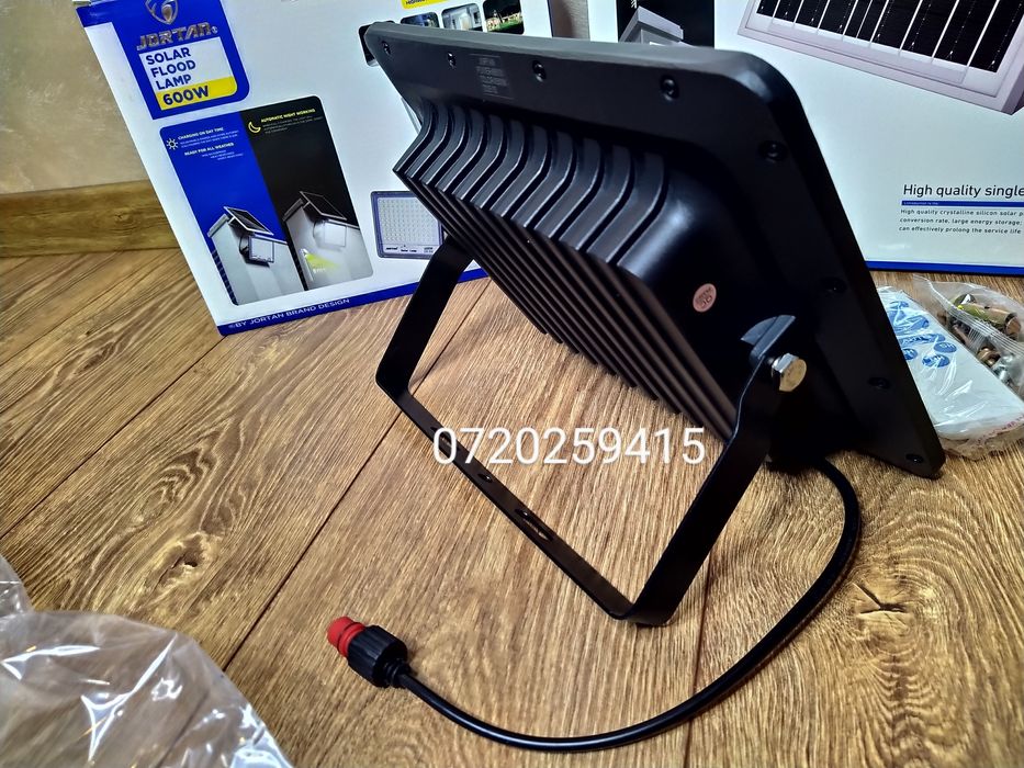 Proiector + Panou Solar Fotovoltaic Jortan 600W, Suport, Telecomanda