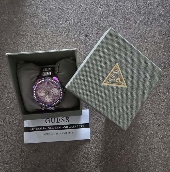 Часовници Guess ( часовник )